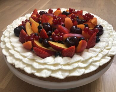 Les gâteaux classiques comme la tarte multifruits de saison