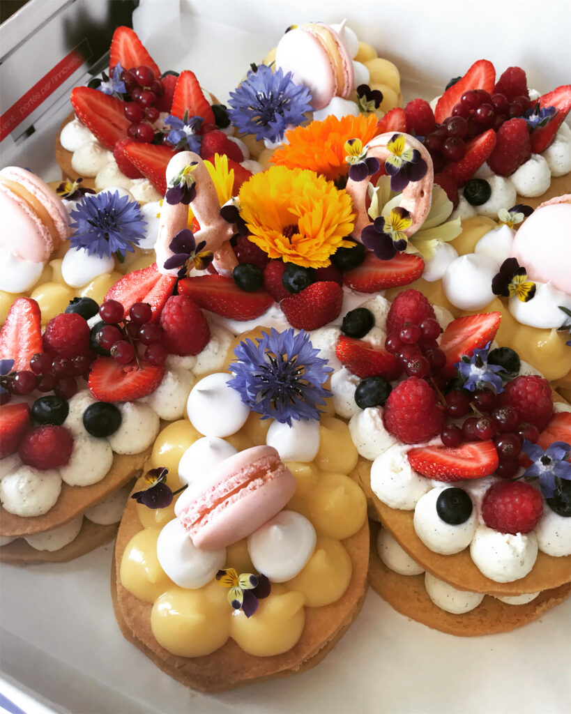 Number Cakes flower cake citron fruits rouges fleurs